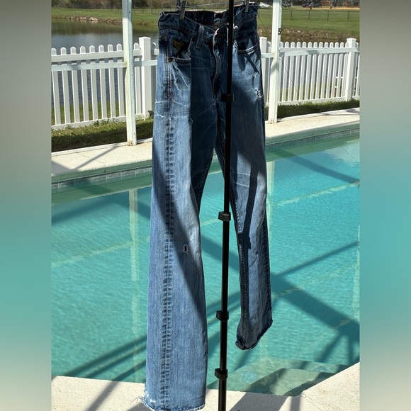 Low Rise Distressed Jeans - Picture 10 of 10